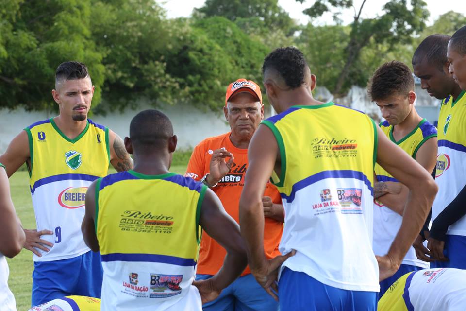 Técnico do Altos defende possível reforço Wendell Lira: "Fora do comum"